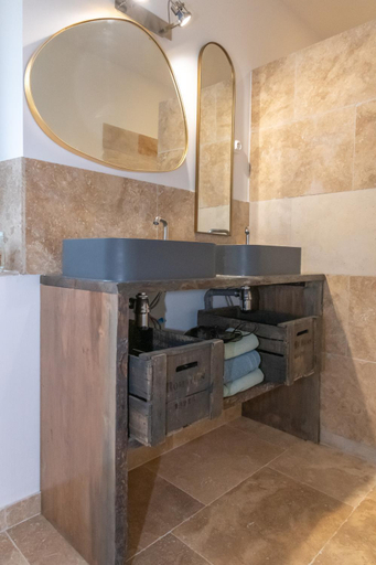 Bathroom 3, Mas 9 Romanin - Mas Provencal Familial, Bouches-du-Rhône