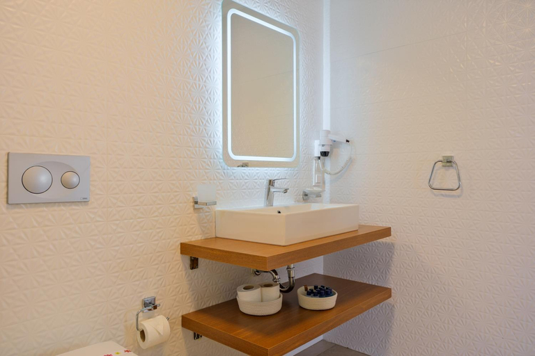 Bathroom 4, Larimar Suite Hotel, Fethiye