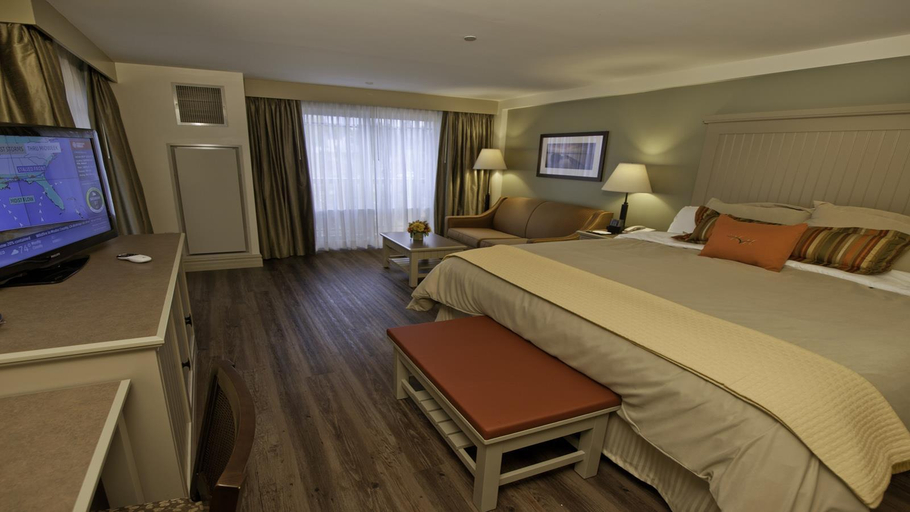 Bedroom 3, 1000 Islands Harbor Hotel, Jefferson
