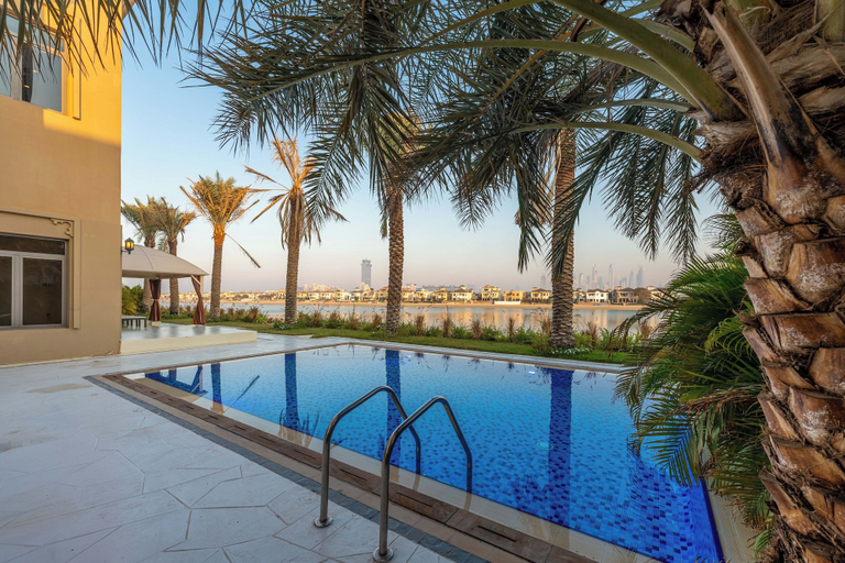 Sport & Beauty 4, Maison Privee - Exclusive Villa w/ Private Pool, Garden and Beach, Dubai