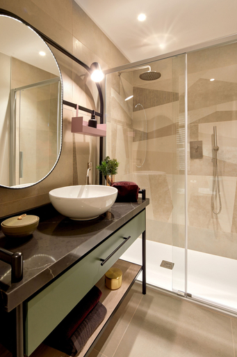 Bathroom 11