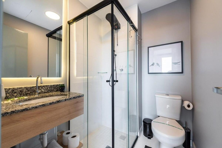 Bathroom 2, Studios Modernos Andar Alto 50 m Do Metro Bras Centro, São Paulo