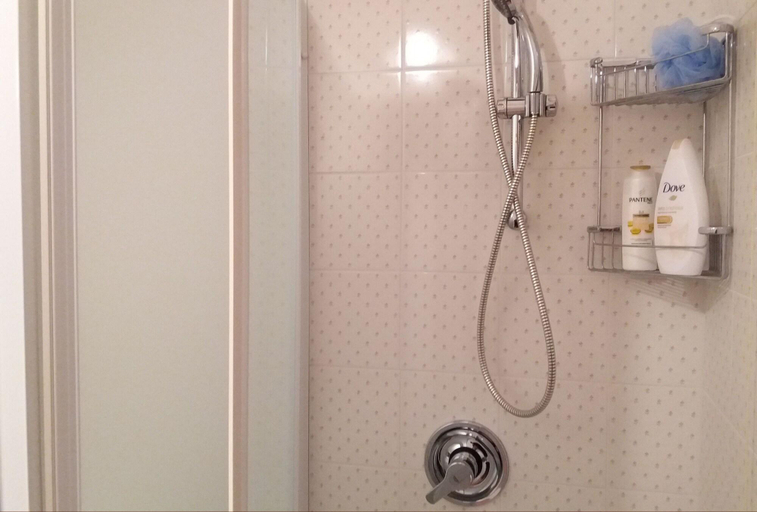 Bathroom 4, Al Vescovado 7, Perugia