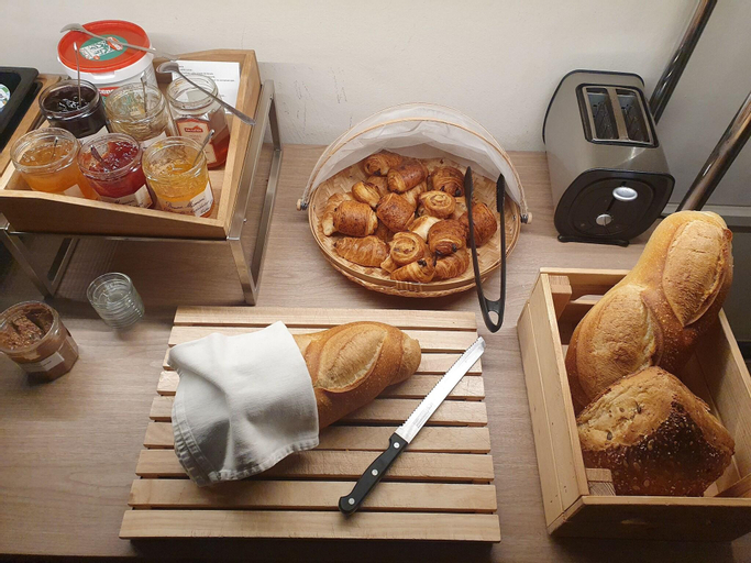 Food & Drinks 14