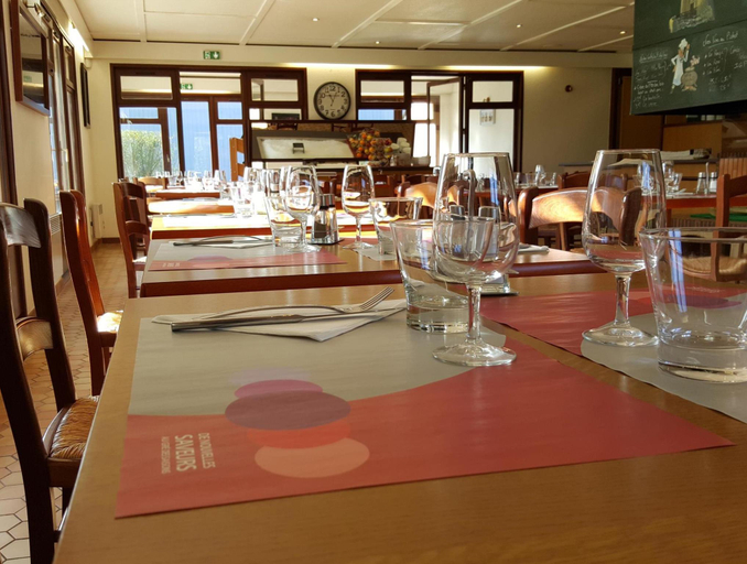Food & Drinks 5, Le 2 by HOTEL AKENA LA FERTE BERNARD, Sarthe
