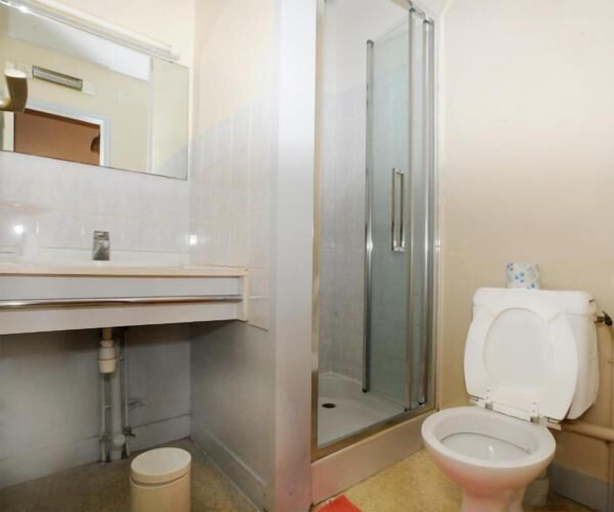 Bathroom 3, Hotel Restaurant Maurice, Indre