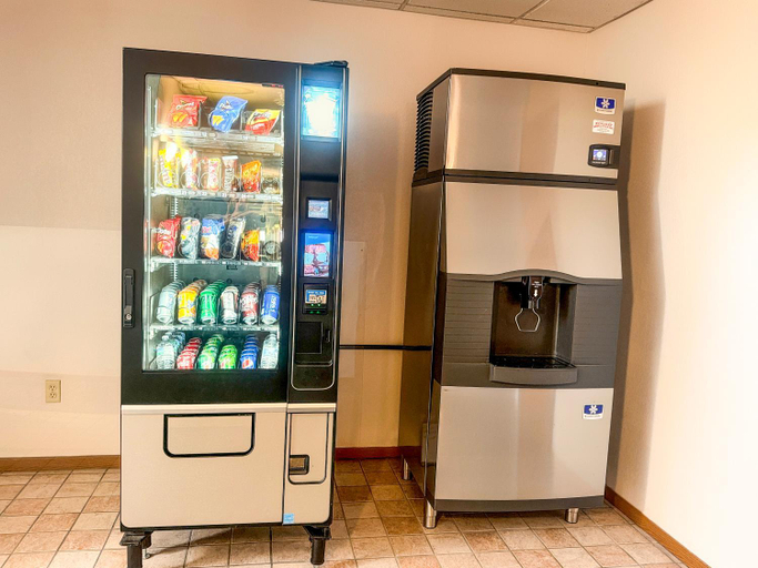 Food & Drinks, Country Trails Inn &Suites, Fillmore
