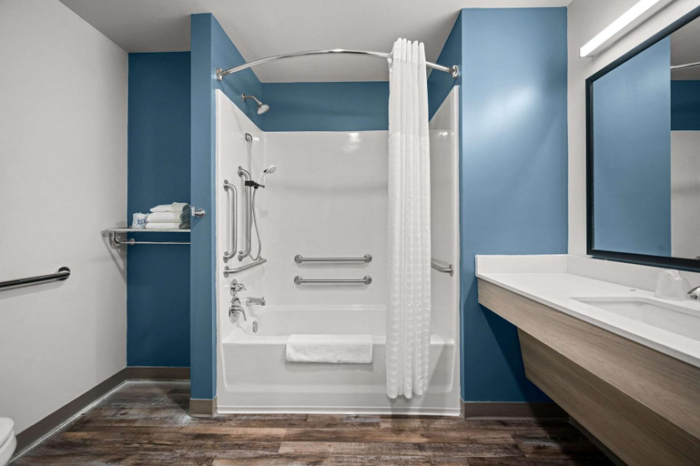 Bathroom 4, Woodspring Suites Dearborn Detroit, Wayne