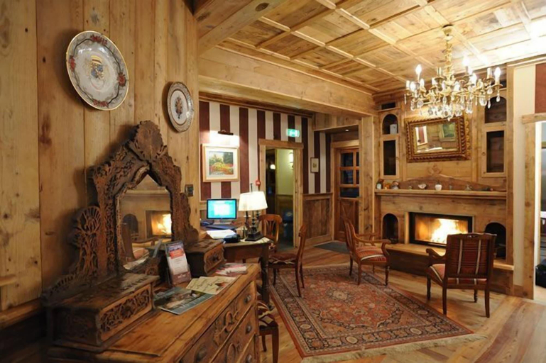 Public Area, Hotel Laghetto, Aosta