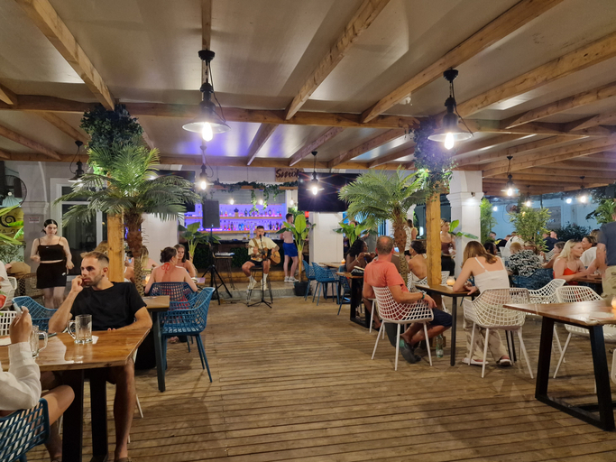 Food & Drinks 5, La Playa Grande, Ionian Islands