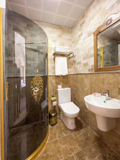 Bathroom 3, Palmyra Boutique Hotel, Merkez