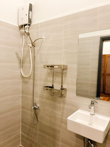 Bathroom 4, Larita Saigon, District 3