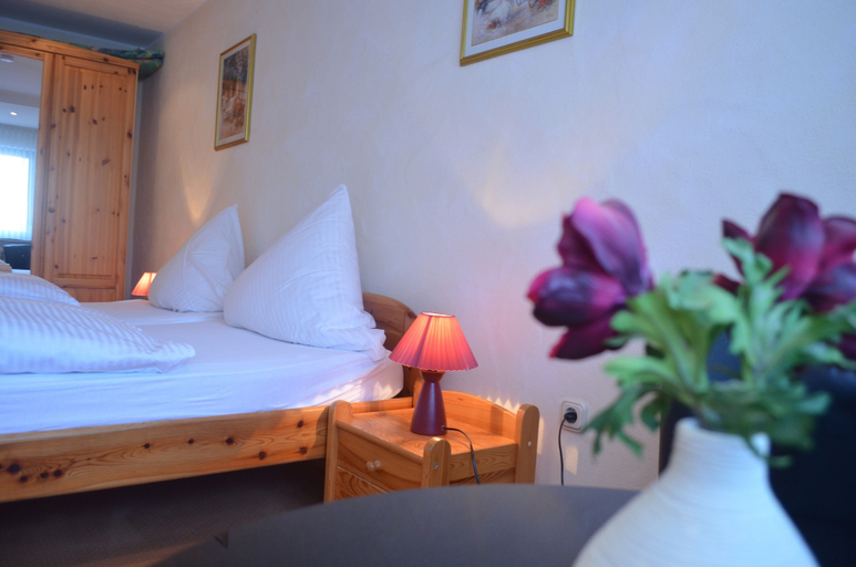 Bedroom 4, Landgasthof Zum Burghof, Hochsauerlandkreis