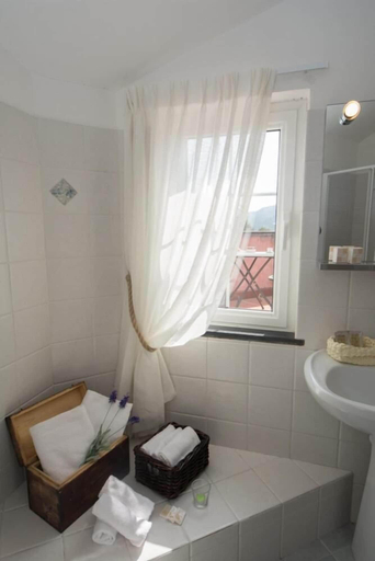 Bedroom 4, Relais Borgofasceo, Savona