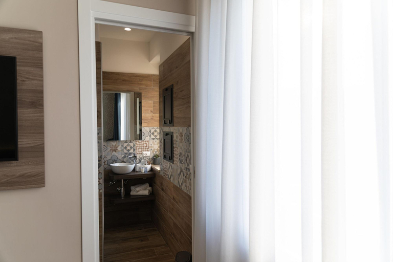 Bedroom 3, Famalu Apartments, Napoli