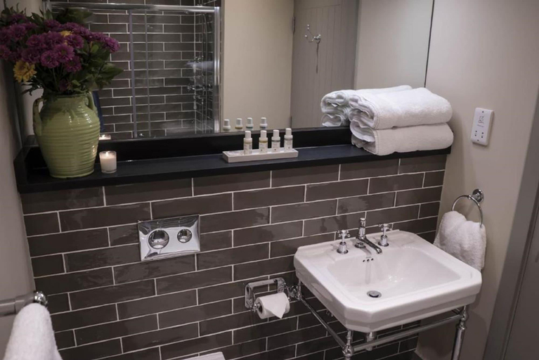 Bathroom 3, The Running Horse, Hampshire