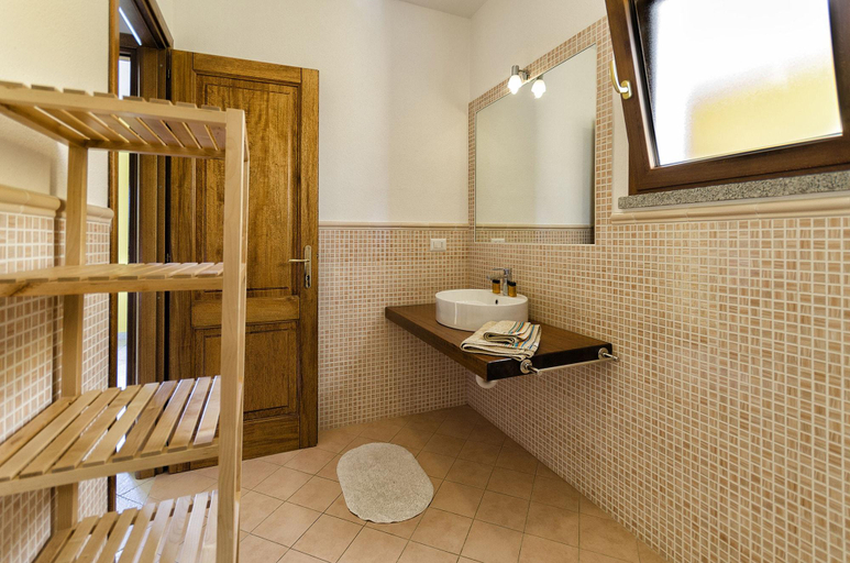 Bathroom 3, Residence L'Isola Surf House, Olbia-Tempio
