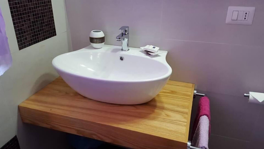 Bathroom 5, B&B Villa Letizia Inn, Palermo
