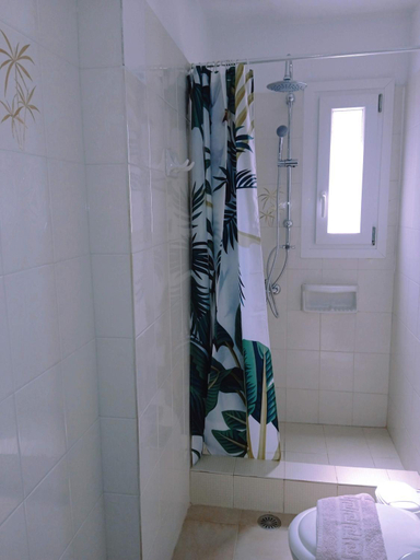 Shower 2, Andros Lighthouse Apartments, South Aegean
