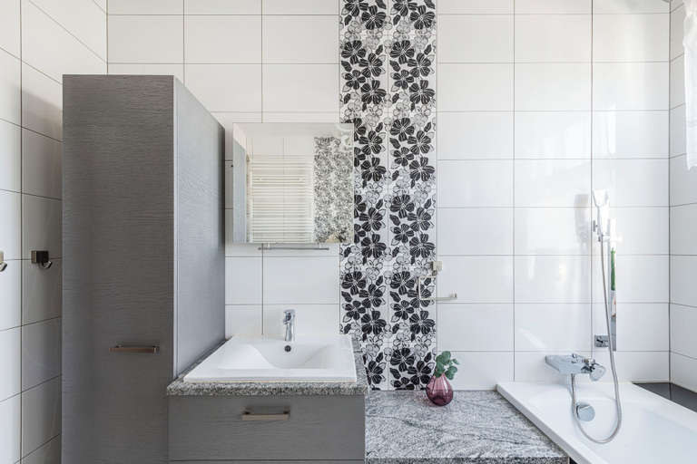 Bathroom 4, Lion Apartments - The Wave, Gdańsk City