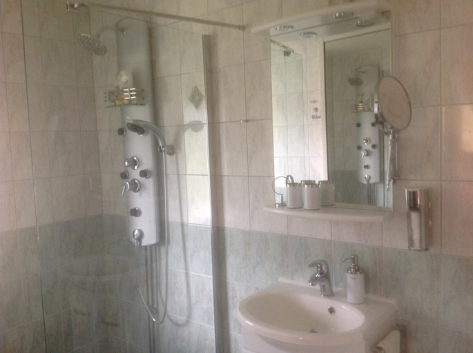 Bathroom 3, Lanthotellet Hishult, Laholm