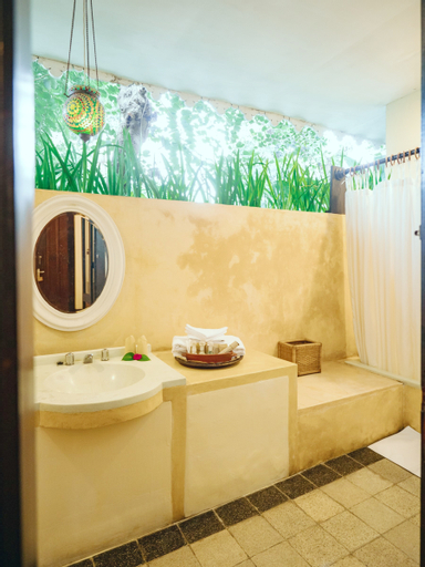 Bathroom 17