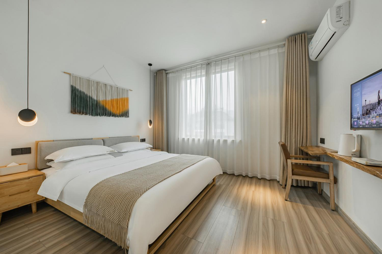 Bedroom 16