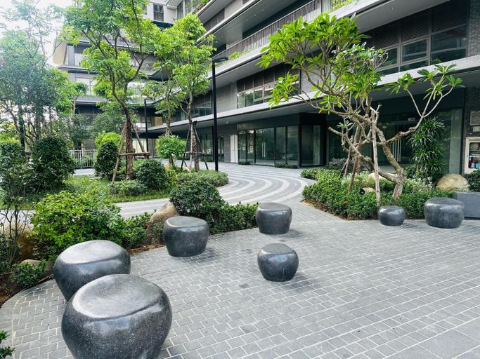 Others 5, Lance House, Văn Giang