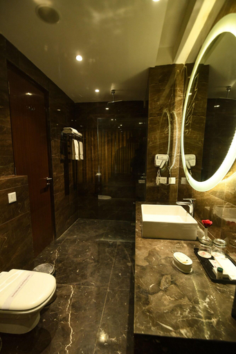 Bathroom 5, Stardom Resort Jaipur, Jaipur