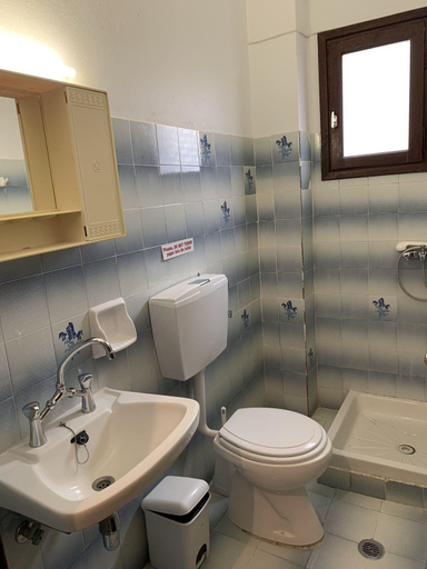 Bathroom 4, Iliotropio Studios, Central Greece