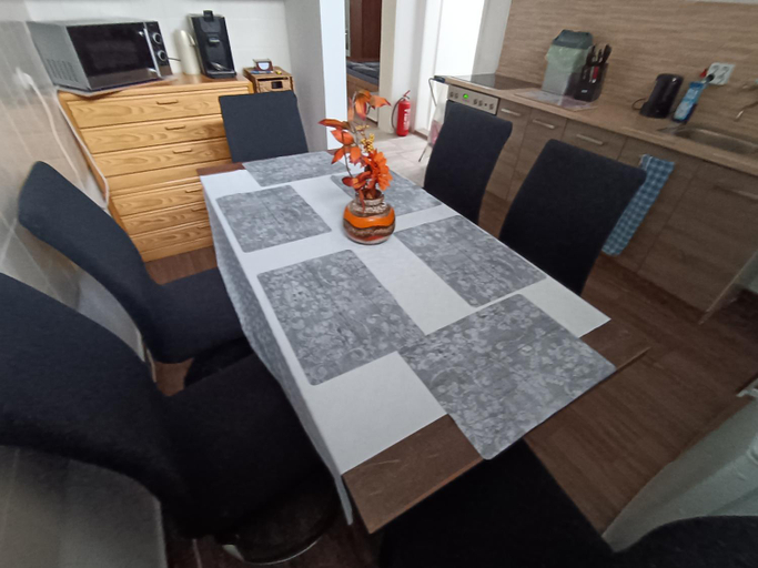 Others 5, 3 WG-geeignete Zimmer zur Selbstverpflegung, Esslingen