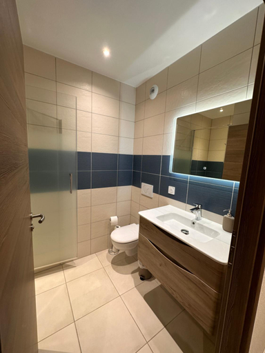Bathroom 17