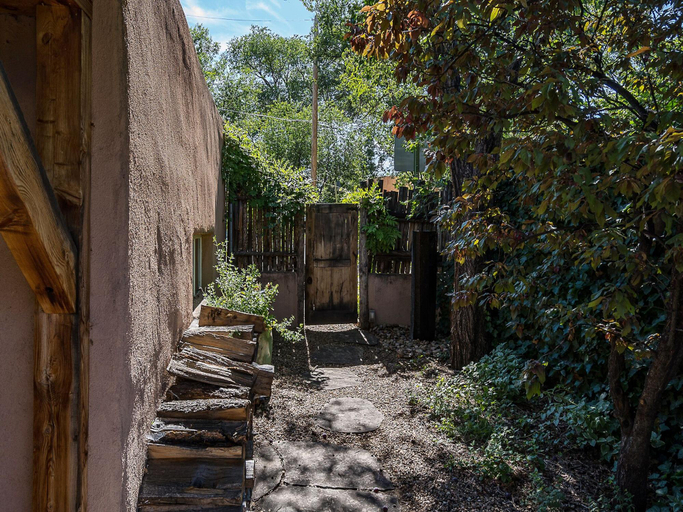 Others 4, Casita Don Manuel, Santa Fe