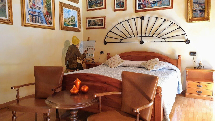Bedroom 4, The Queen Tower, Brescia