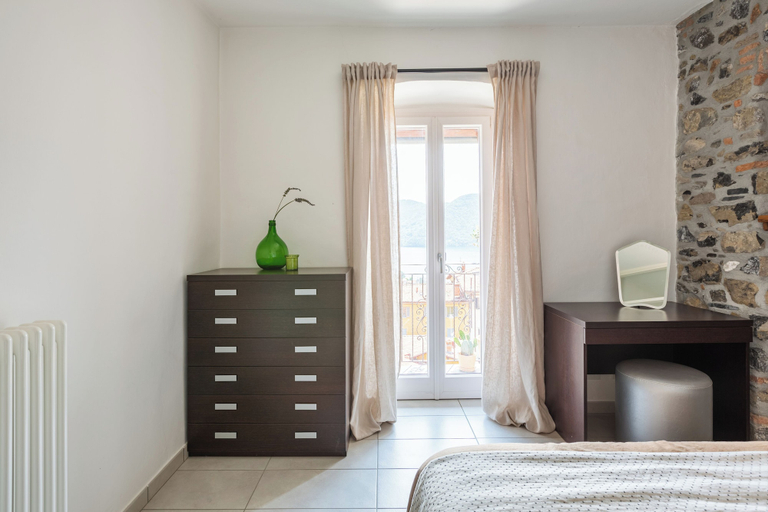 Bedroom 2, Lake View Terrace Apartment by Rent all Como, Como