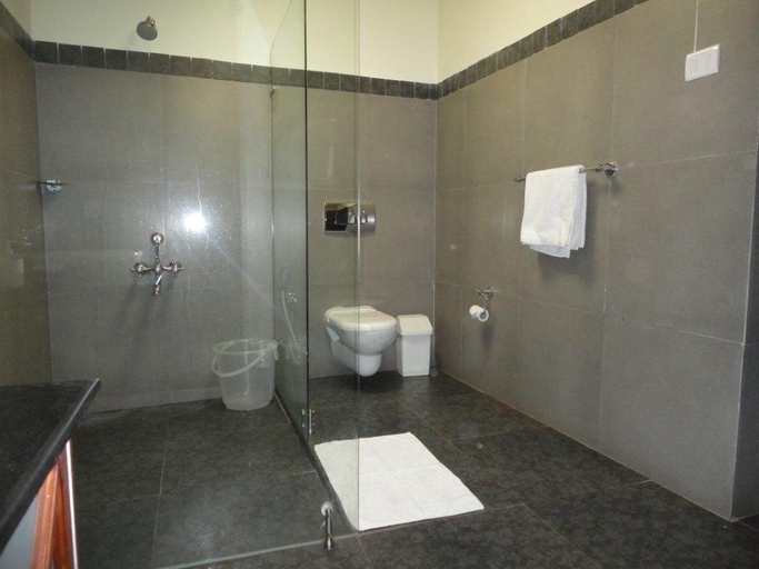 Bathroom 4, Kings Cliff, The Nilgiris