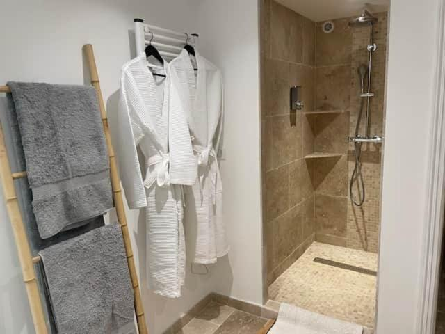 Bathroom 4, La Beluga, Var
