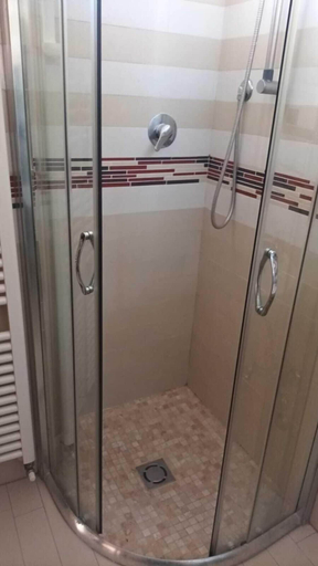 Bathroom 3, hotel half moon restaurant, Rimini
