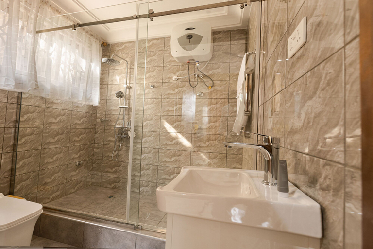 Bathroom, JPCOURT HOMES, Accra