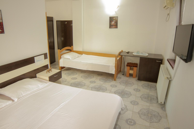 Others 4, Casa Dana, Tuzla