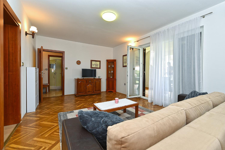 Others 2, Apartments Anka 372, Medulin