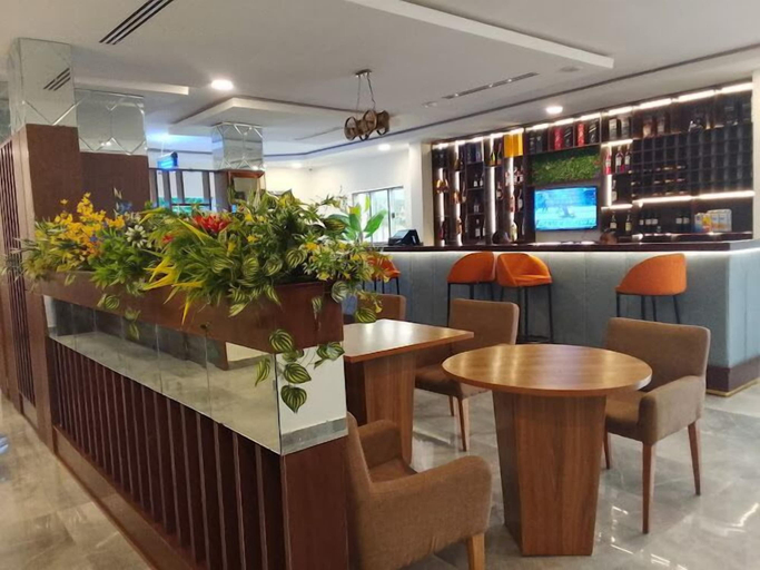 Food & Drinks 5, Grand Hyatt Hotels, Owerri Municipal