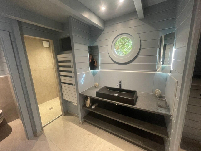 Bathroom 4, Villa Hippocampe, Var