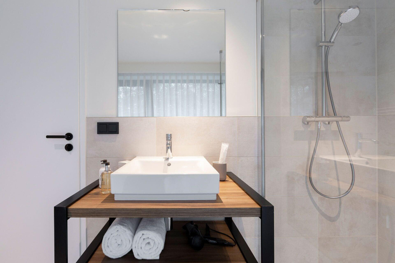 Bathroom 4, The Central Kirchberg Smart Aparthotel, Luxembourg