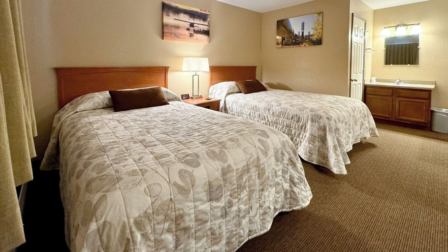 Bedroom 2, Young's Motel, Southeast Fairbanks