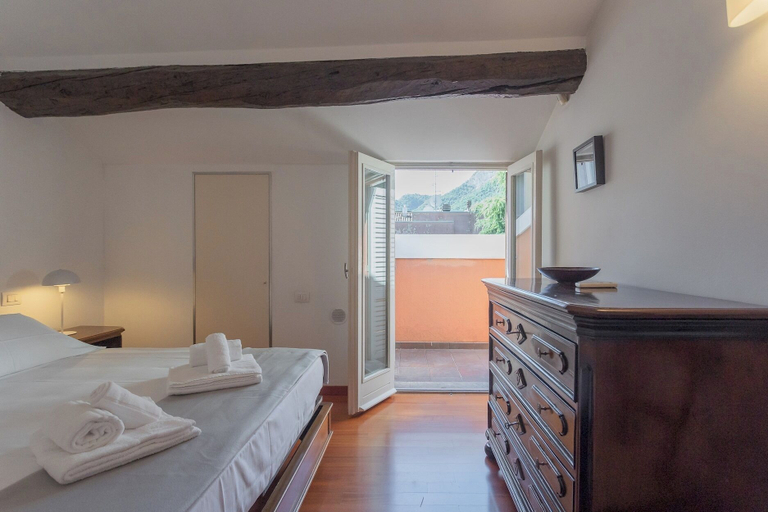 Bedroom 2, La Mansarda by Rent all Como, Como