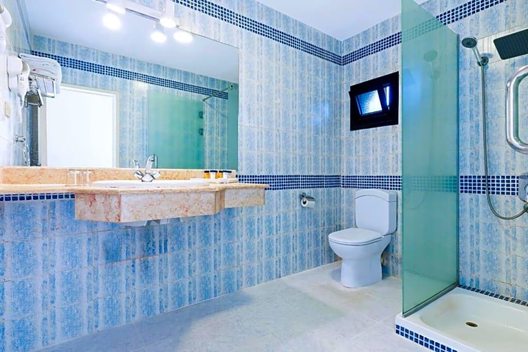 Bathroom 5, Albatros Sharm Resort By Pickalbatros, Sharm el-Sheikh