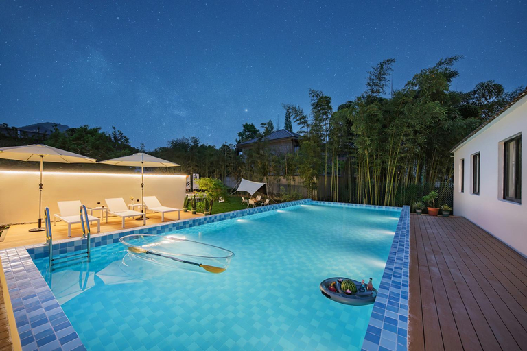 Swimming Pool 13