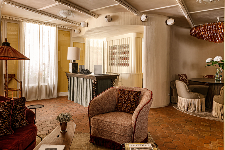 Public Area, Chateau Des Fleurs, Paris