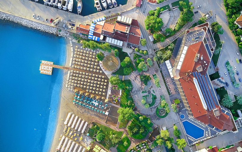 Exterior & Views